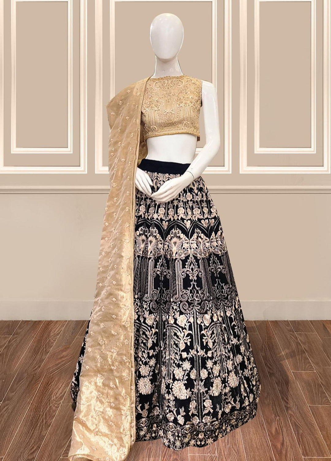 Threads & Motifs Luxury Pret  Velvet 2 Piece Dress THM21F 7515