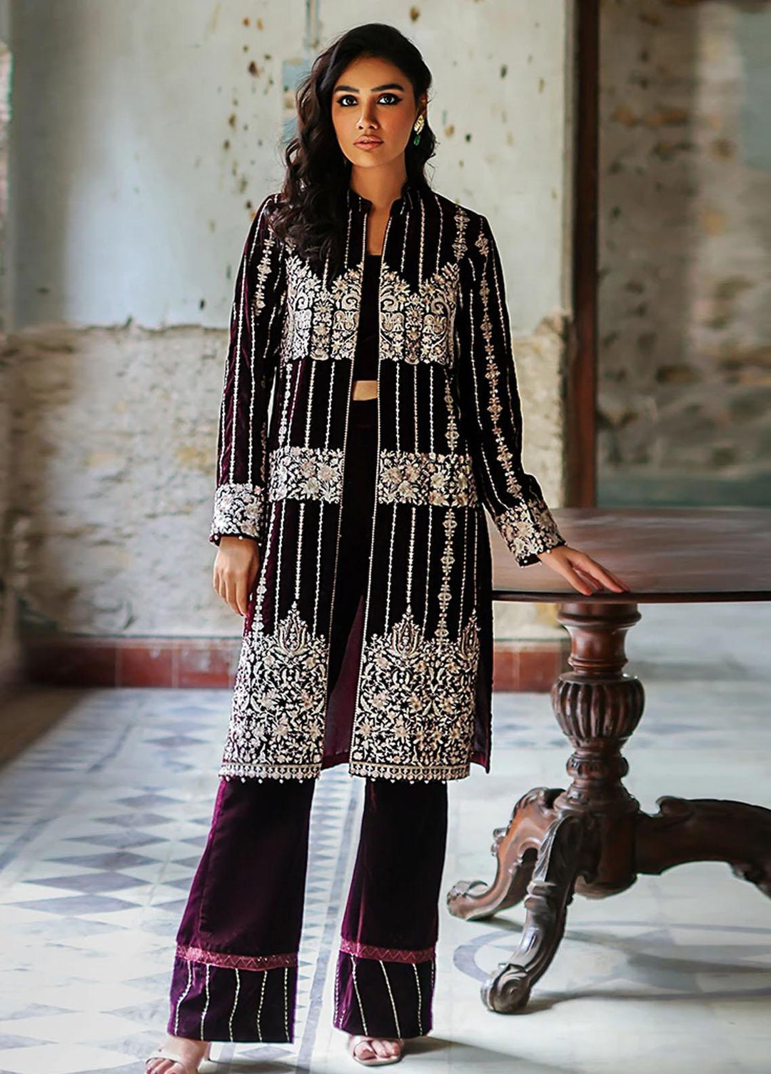 Threads & Motifs Luxury Pret  Velvet Shirt THM21RW 7517