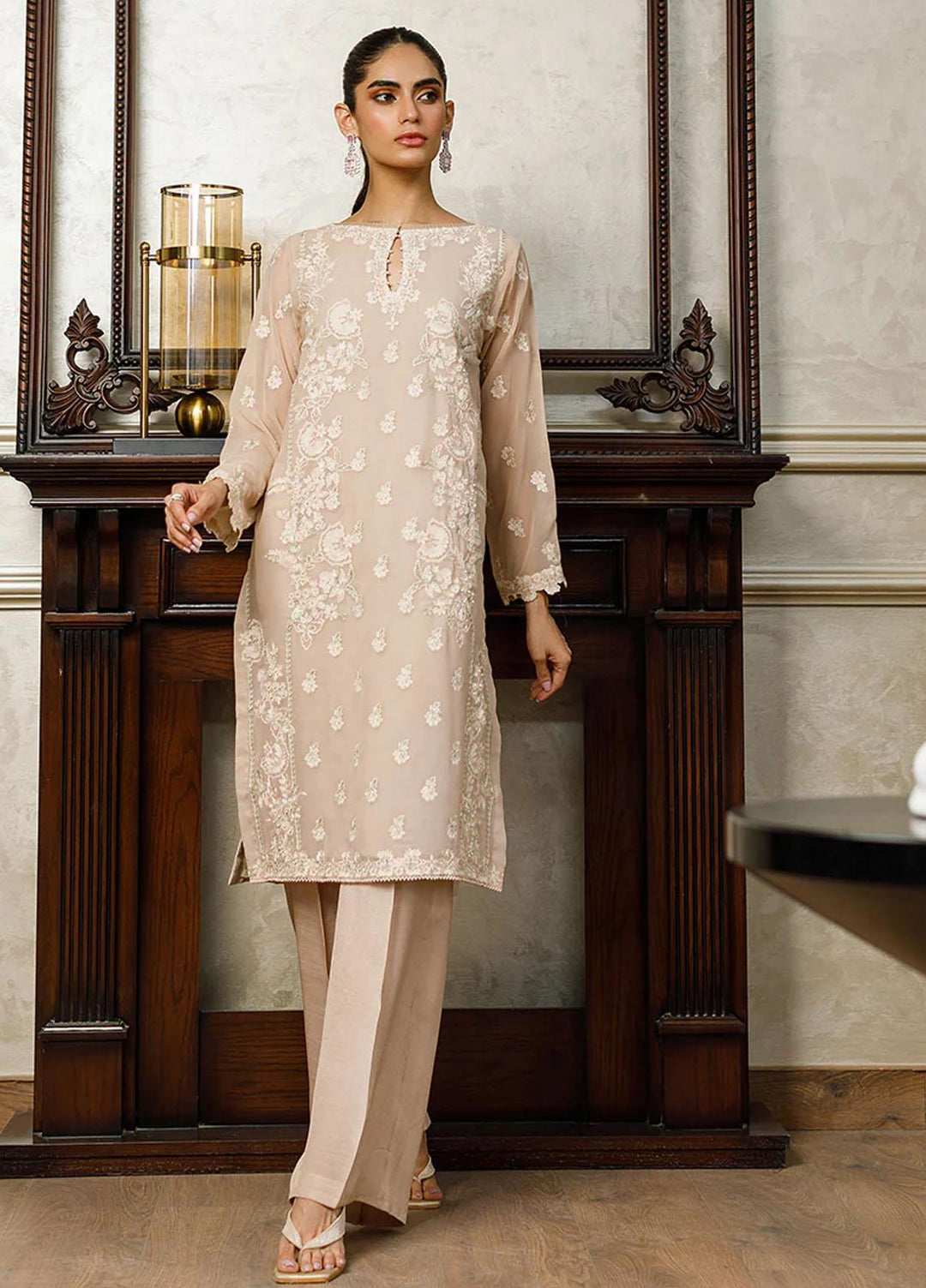 Threads & Motifs Luxury Pret Chiffon Shirt 8076