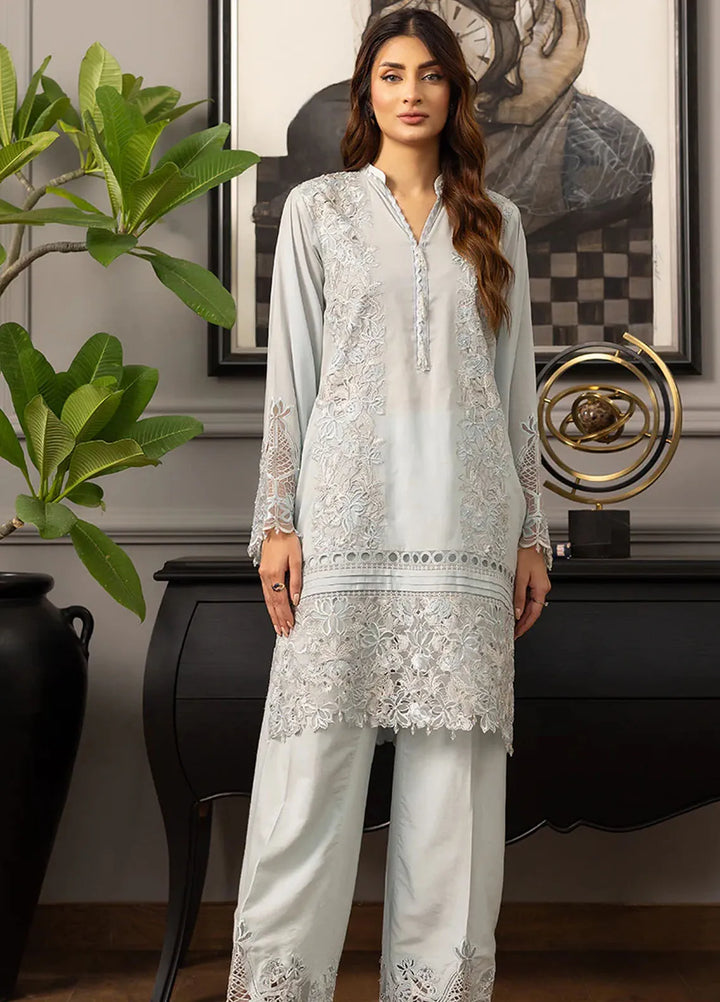 Threads And Motifs Pret Embroidered Lawn 2 Piece Suit 9055