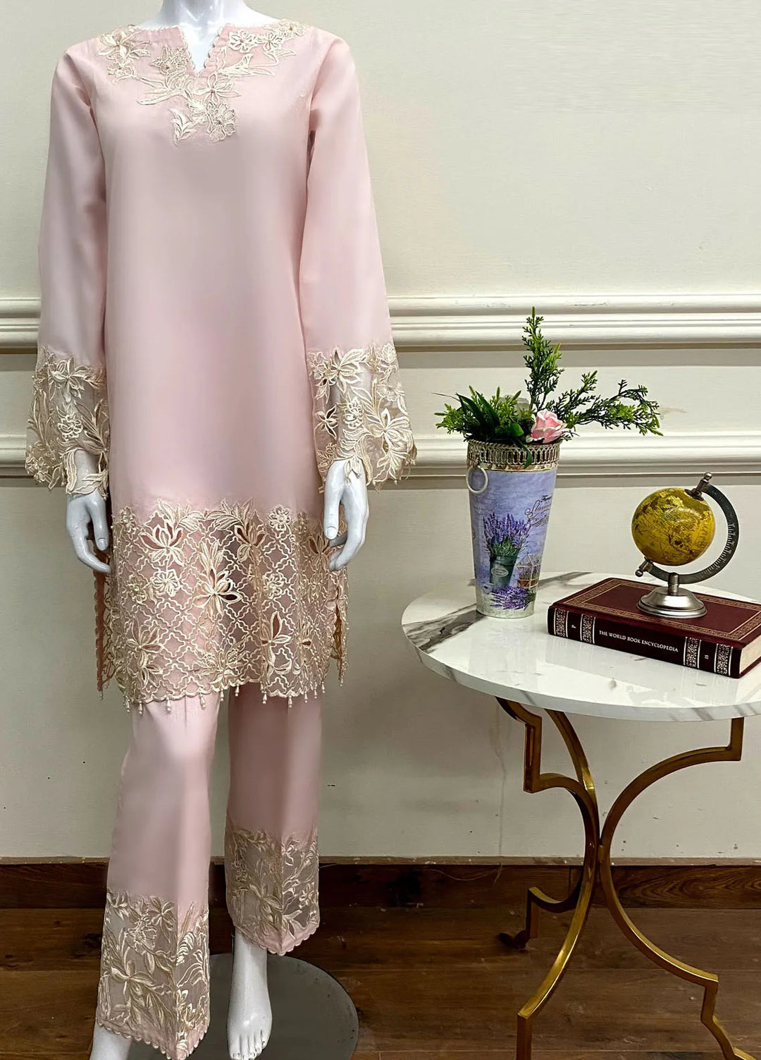Threads And Motifs Pret Embroidered Lawn 3 Piece Suit 9046