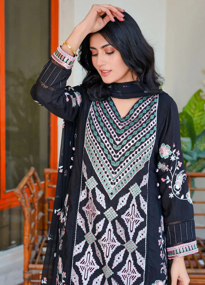 Threads And Weaves Embroidered Karandi Suit Unstitched 3 Piece KR24102 - Festive Collection