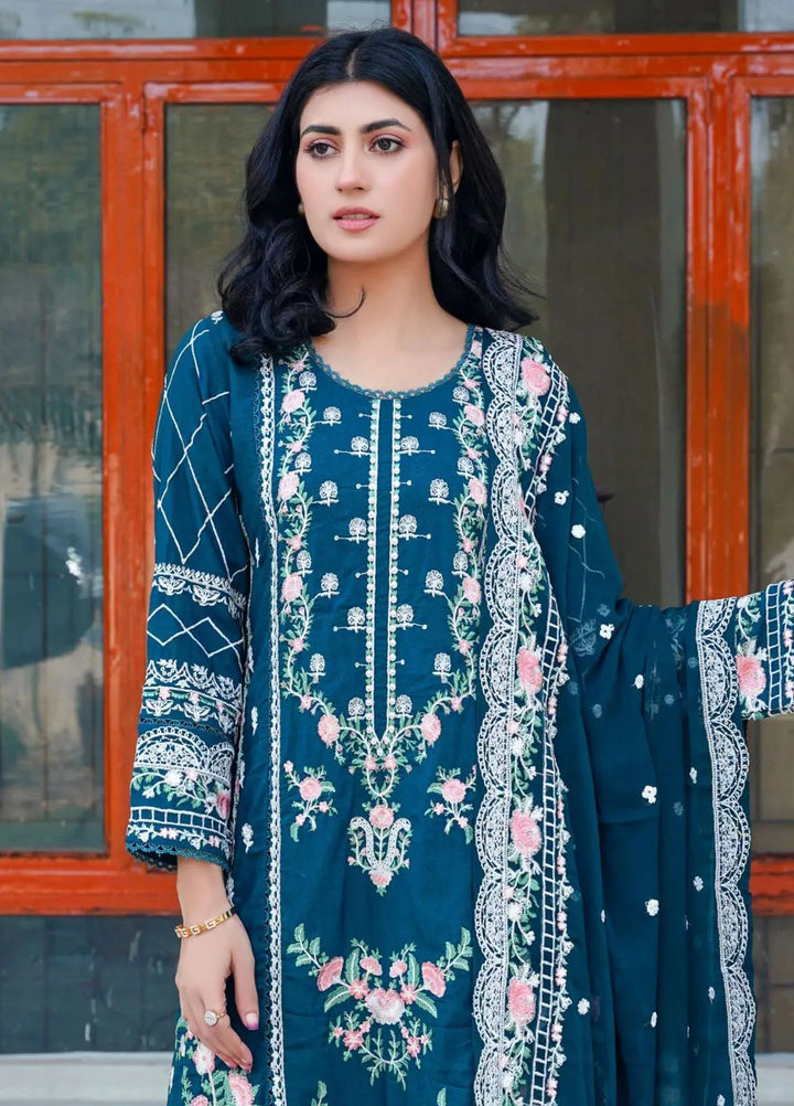 Threads And Weaves Embroidered Karandi Suit Unstitched 3 Piece KR24105 - Festive Collection