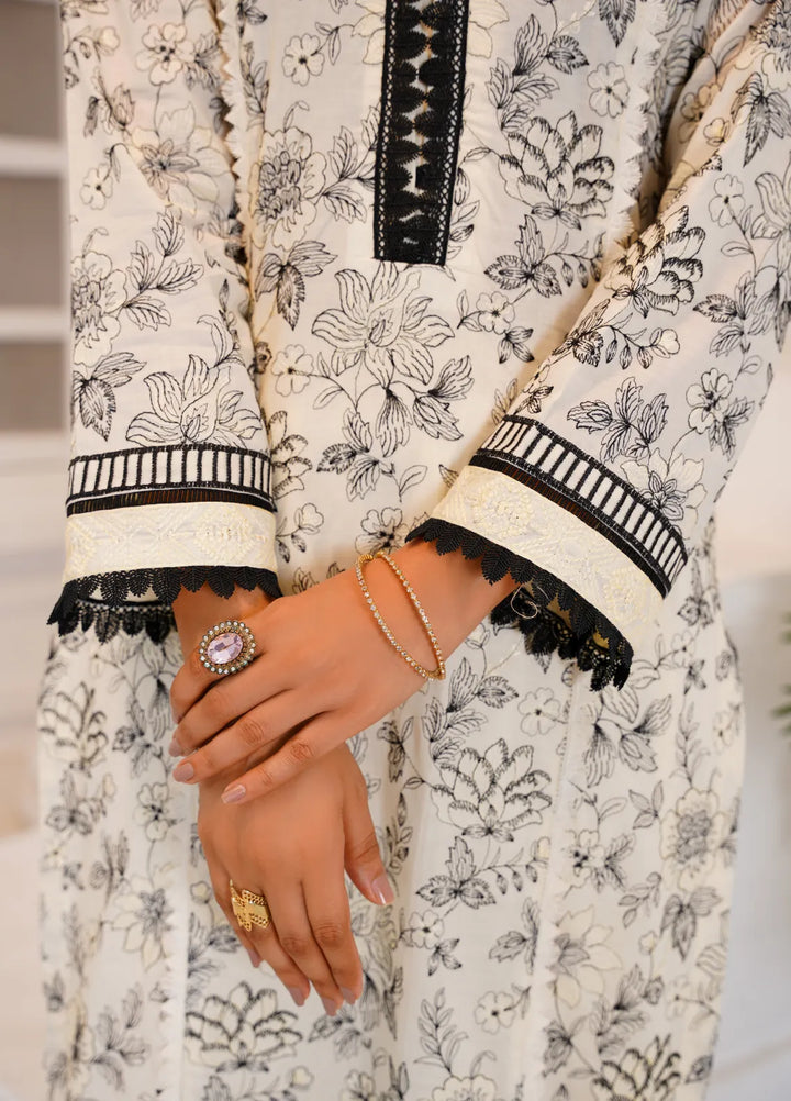 Threads And Weaves Embroidered Lawn Suit Unstitched 3 Piece L23108 - Summer Collection