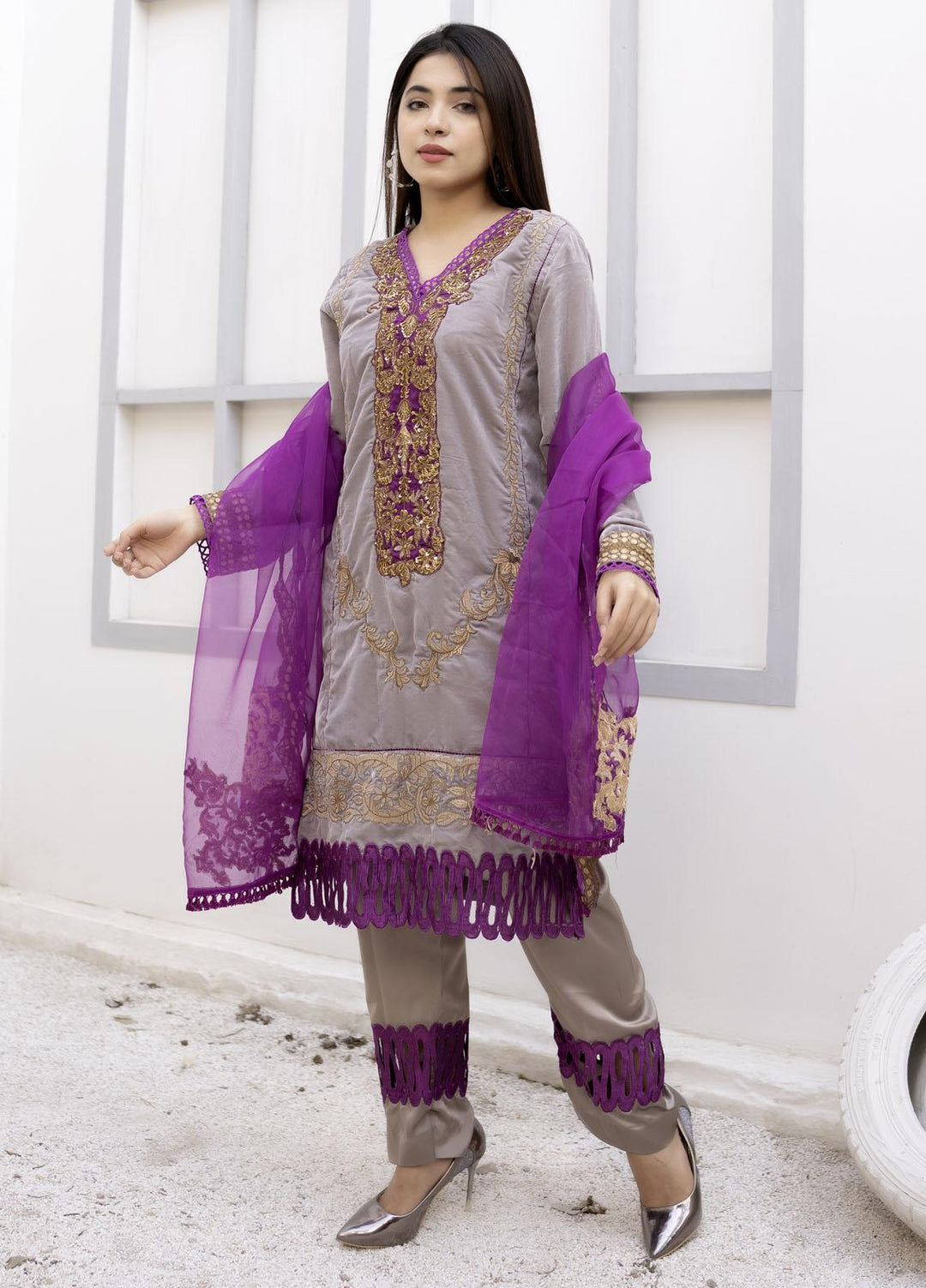 Top Notch Embroidered Velvet Suits Unstitched 3 Piece TNH21VT Galena - Winter Collection