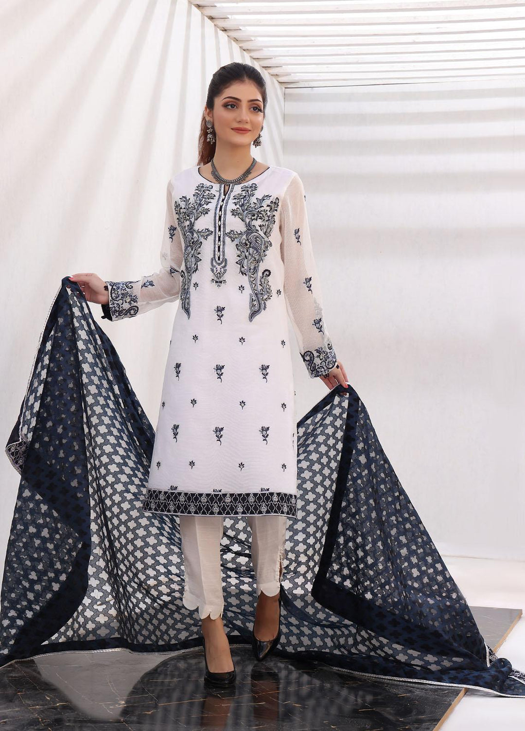 Weaves Pret Khaadi Net 3 Piece Suit WV22AD W-004 FAKHTA