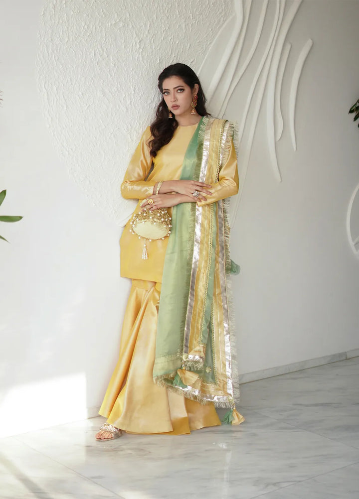 Zar Pret Embroidered Tissue 3 Piece Suit Chashni