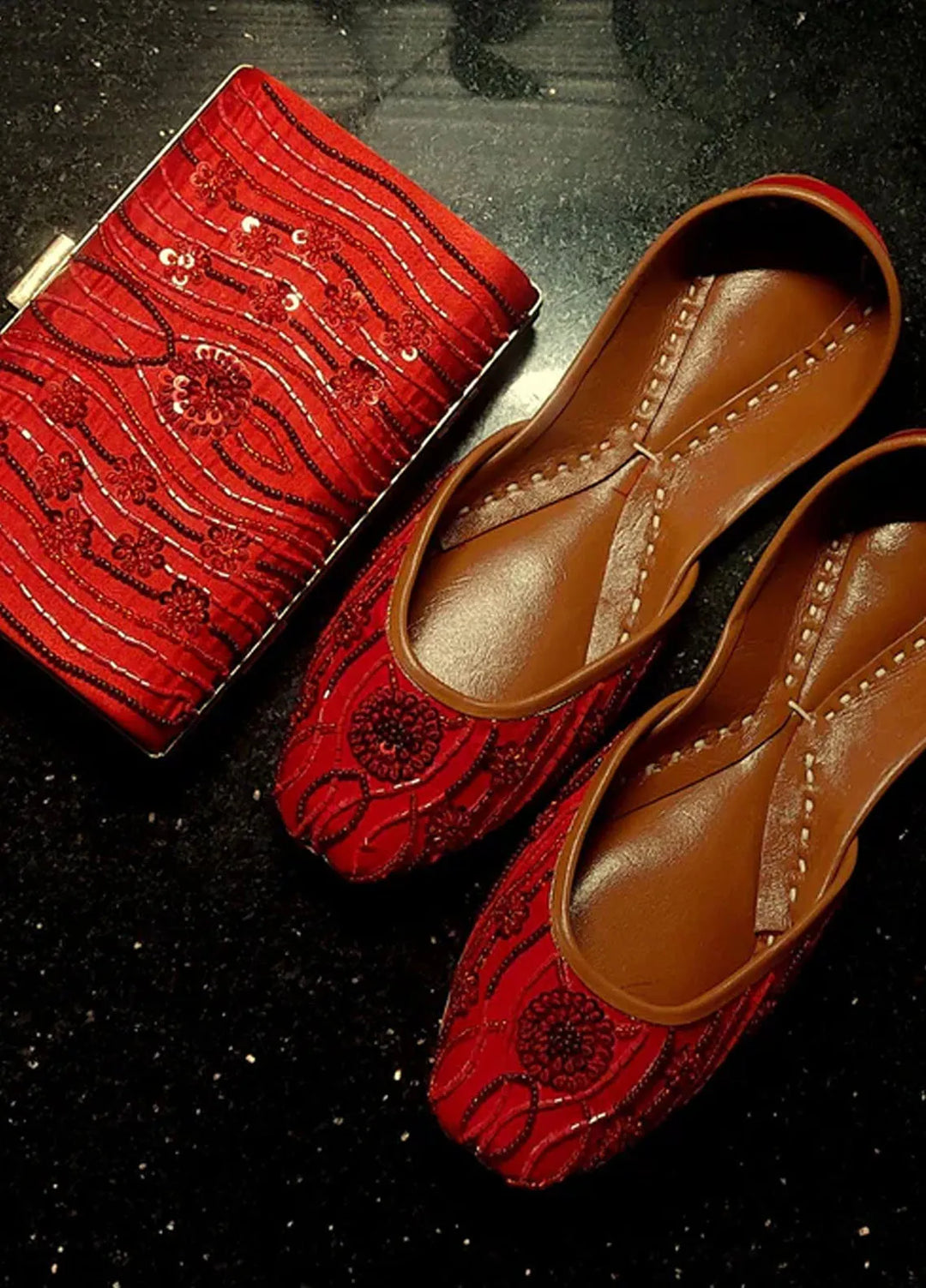 Zuruj Festive Style Clutch X Khussa CL-44