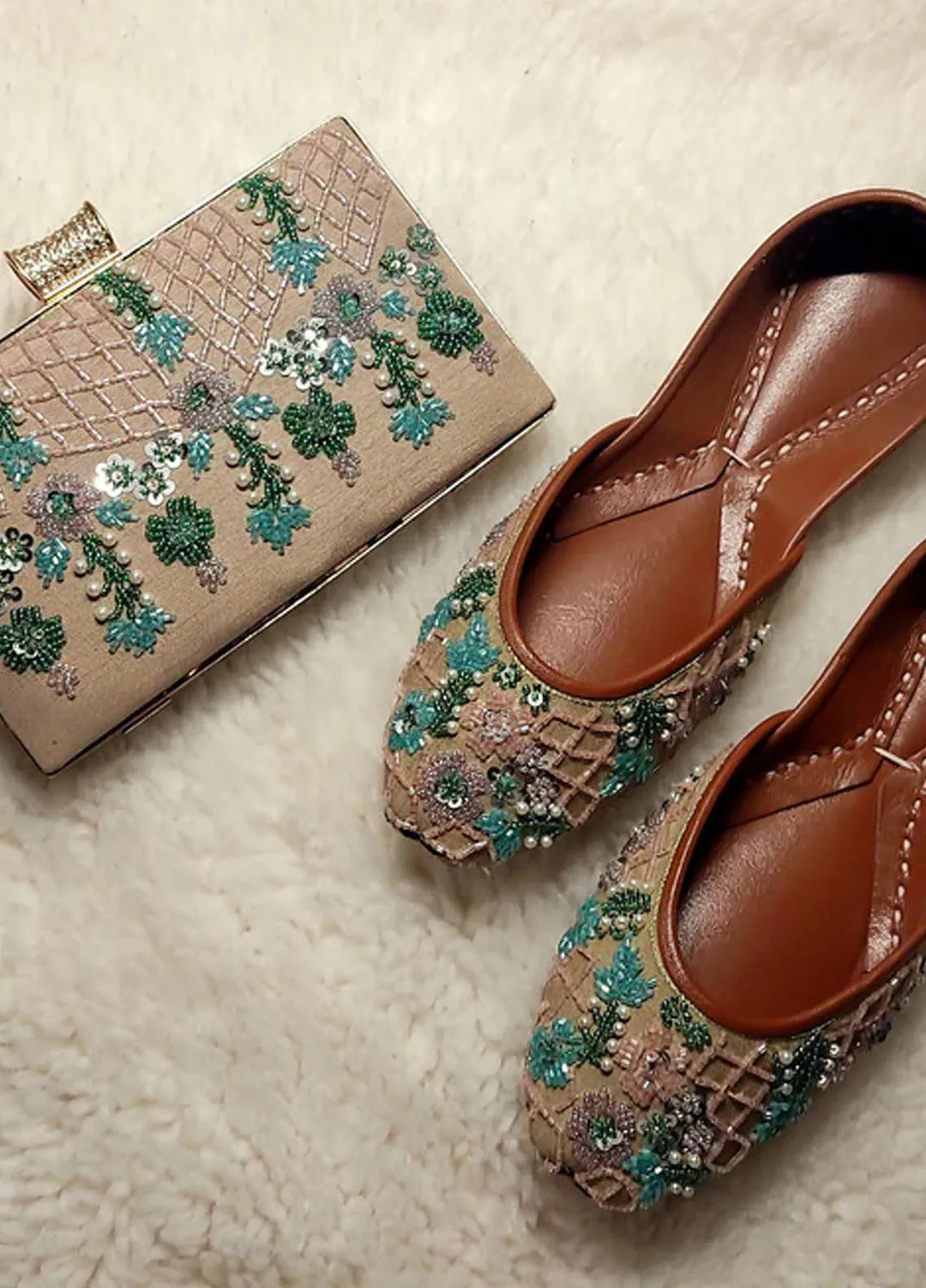 Zuruj Festive Style Clutch X Khussa CL-51