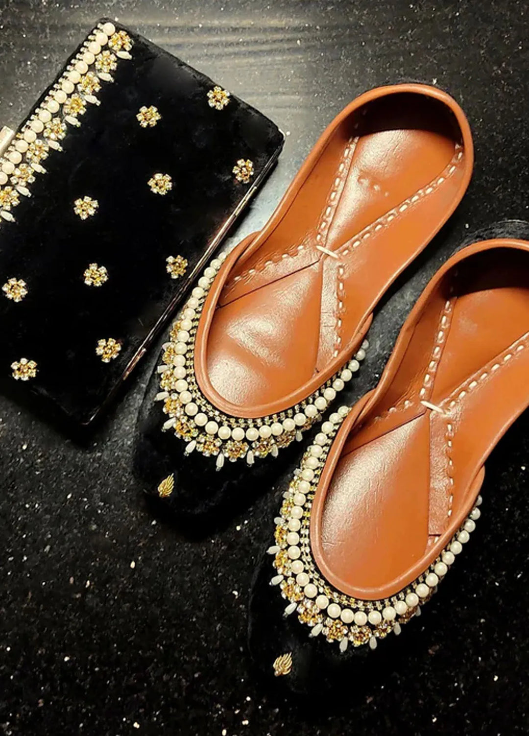 Zuruj Festive Style Clutch X Khussa CL-54