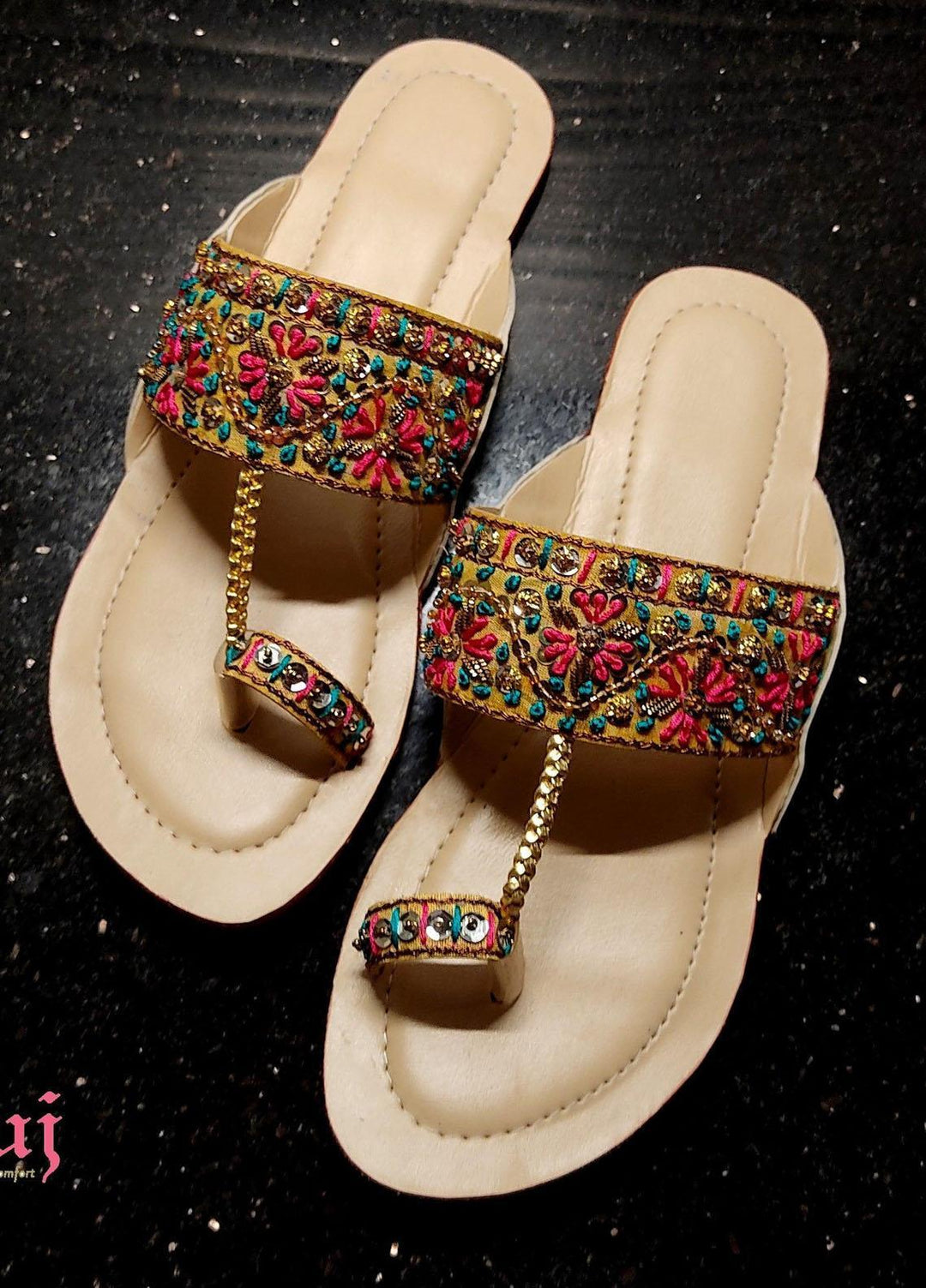 Zuruj Formal Style Kolhapuri KL-18