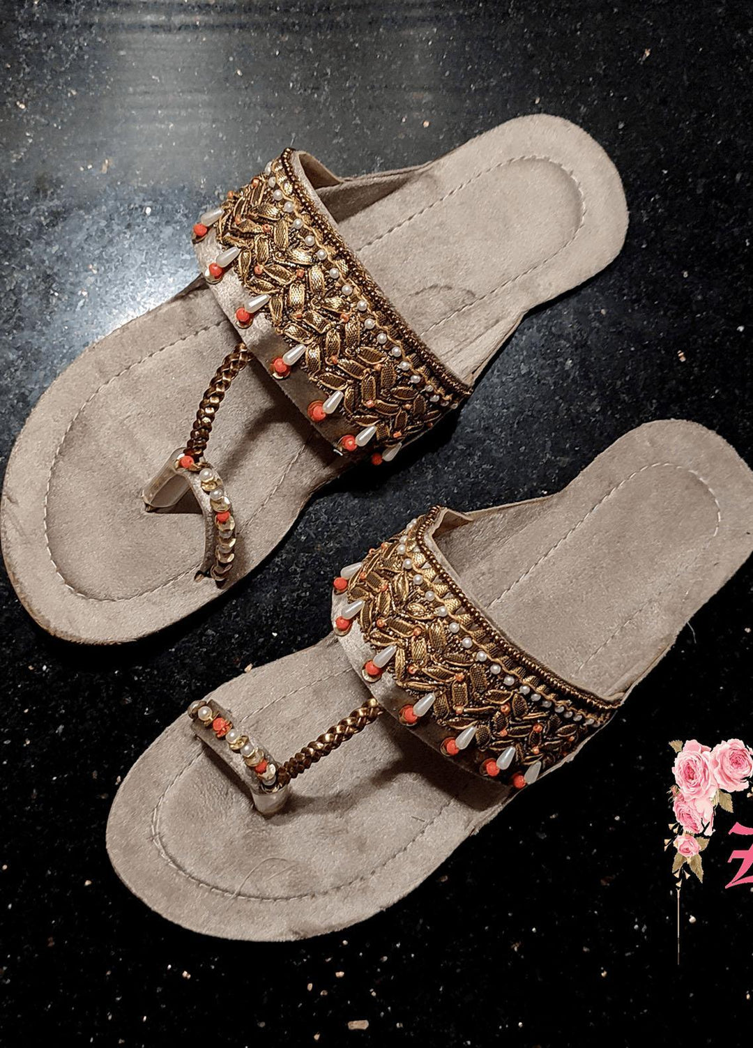 Zuruj Formal Style Kolhapuri Kl-39-Silver
