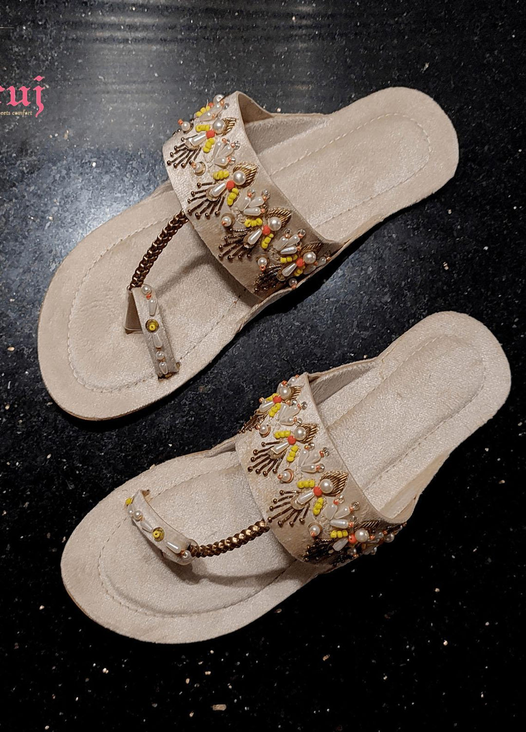 Zuruj Formal Style Kolhapuri Kl-40-Offwhite