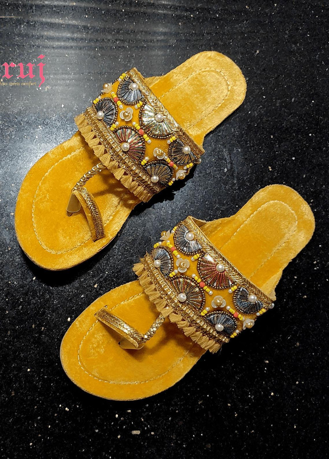 Zuruj Formal Style Kolhapuri Kl-43-yellow