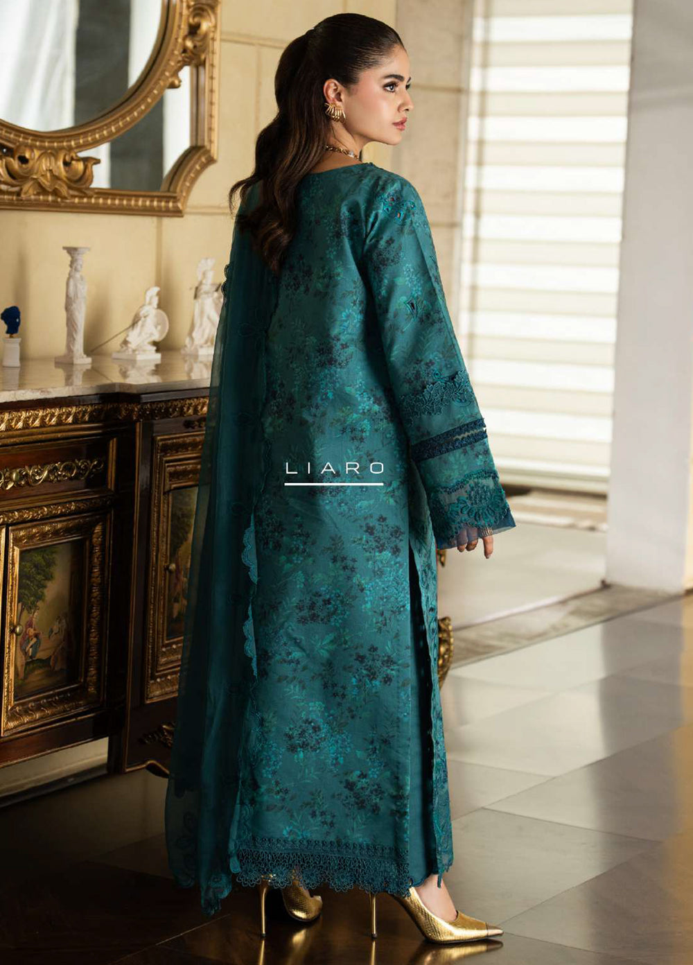 Carnation by Rang Rasiya Unstitched Embroidered Lawn 3 Piece Suit RR26UCL D16 LIARO - Eid Collection