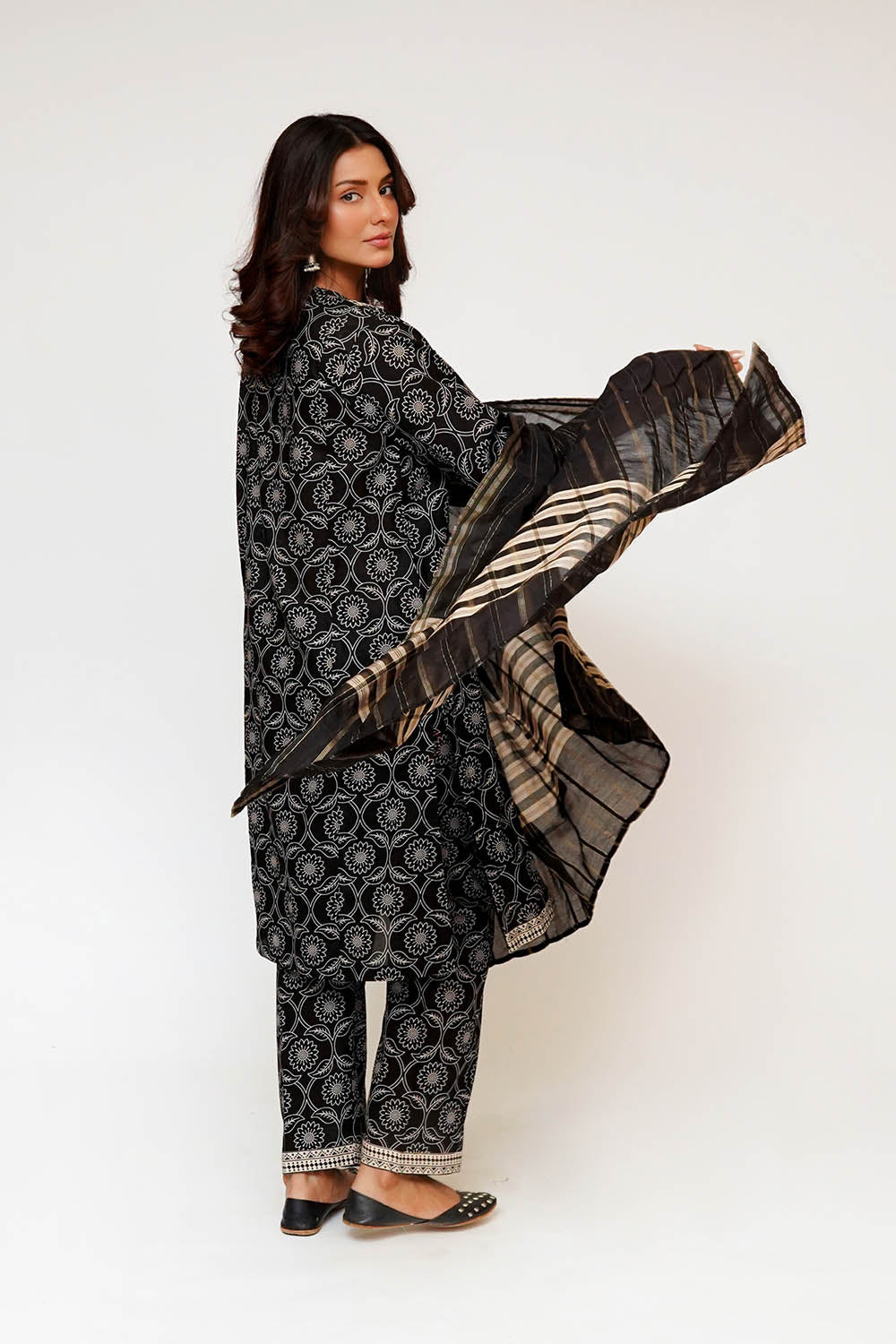 Senorita Women RTW Printed Lawn Cotton 3 Piece Suit LAD-03487 Eid Collection