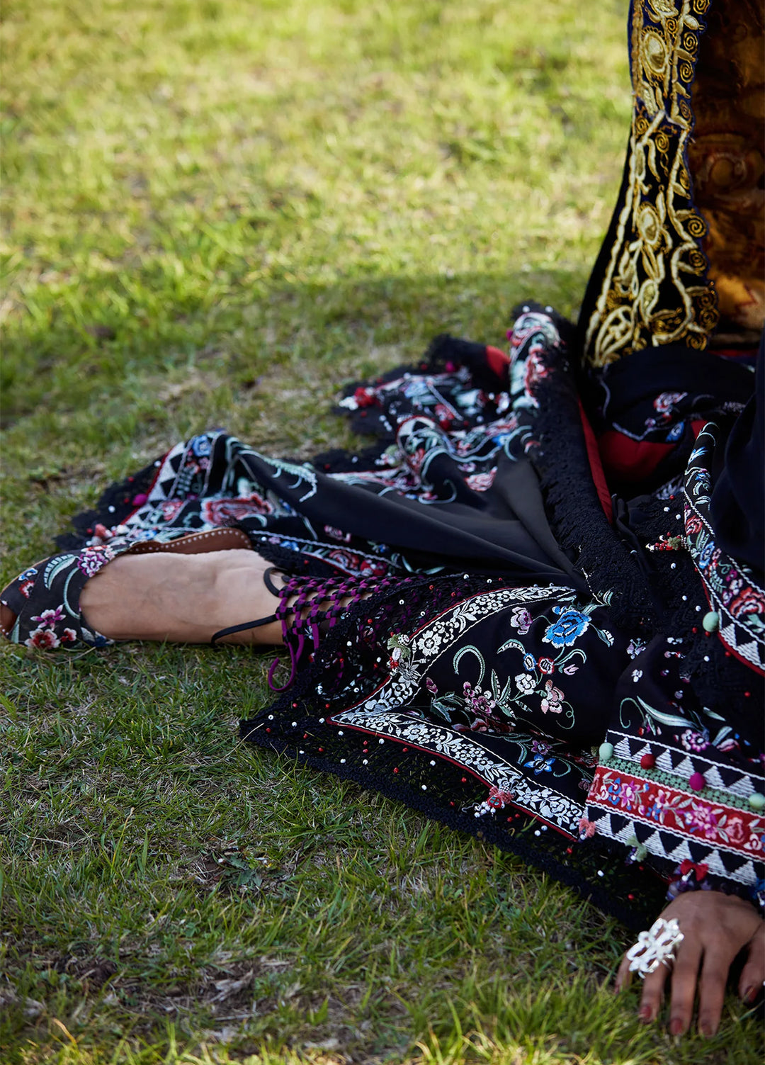 Kashmee Legacy by Elan Unstitched Embroidered Lawn 3 Piece Suit EL26ULKL Zabar EL26-01A - Festive Collection