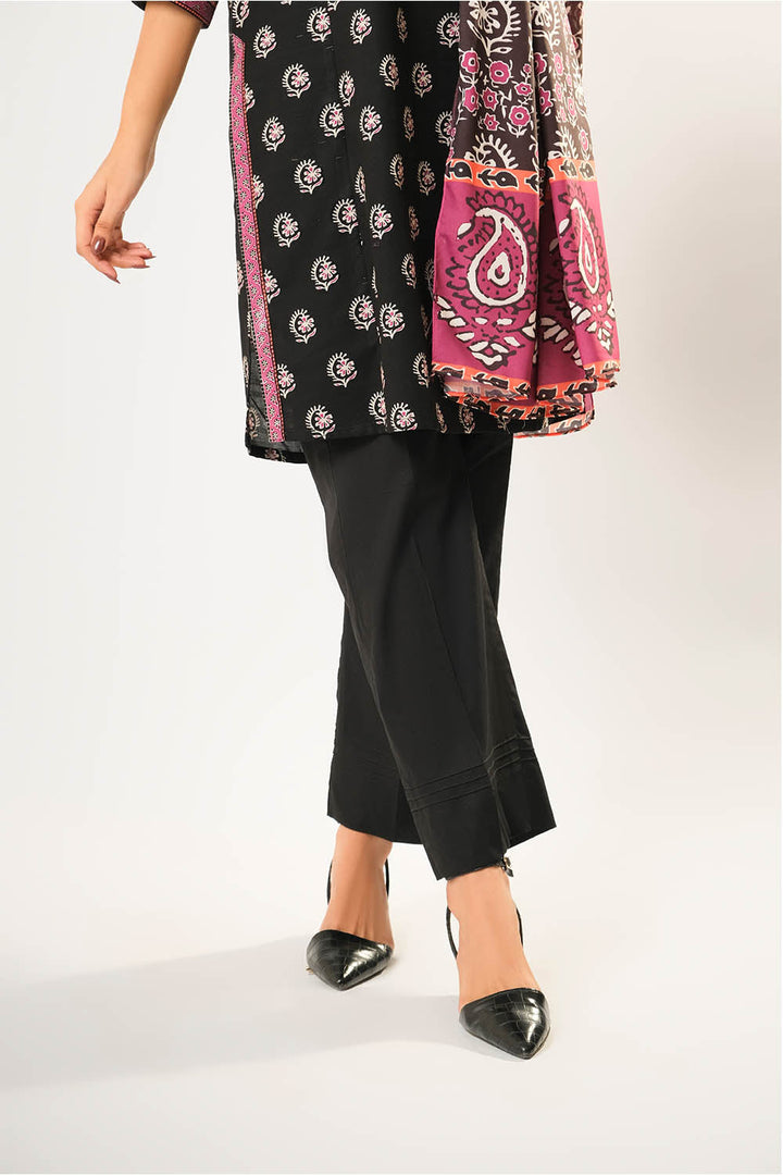 Senorita Women RTW Women Black and Multicolor Casual 3 Piece Suit Cotton Khaddar Printed LAD-03197 - Winter Collection