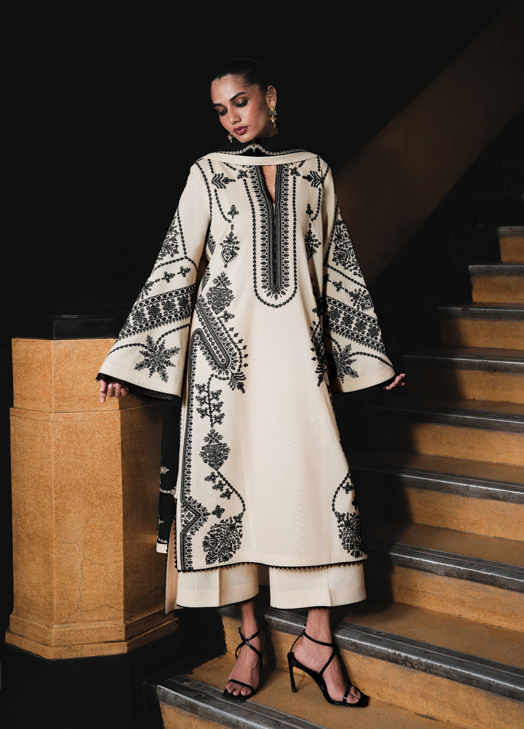 Jugnu by Hussain Rehar Unstitched Embroidered Karandi 3 Piece Suit HR26UJK Nigah - Winter Collection