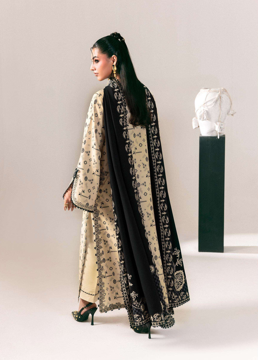 Q prints by Qalamkar Unstitched Embroidered Slub Linen 3 Piece Suit QLK26ULQ Mehru QPW-10A - Winter Collection
