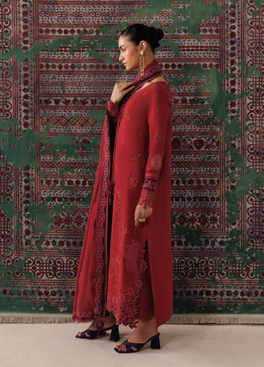 Q line by Qalamkar Unstitched Embroidered Slub Linen 3 Piece Suit QLK26UQL Zaira QLW-03 - Winter Collection