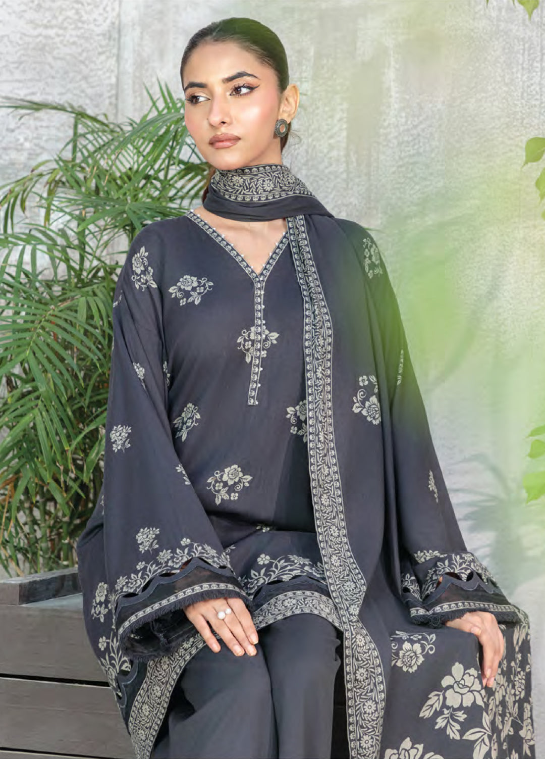 Lakhany Printed Pashmina Suits Unstitched 3 Piece LSM25LP LG-RL-0335-B - Winter Collection