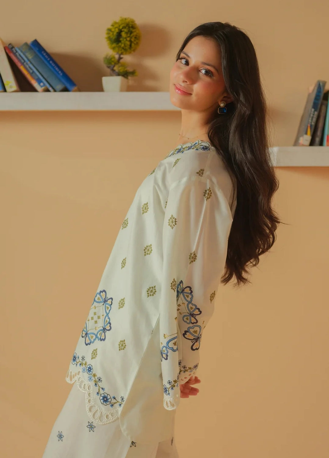 Dhaga Women RTW Embroidered Lawn 2 Piece Suit DHA-CLOCK - Casual Collection