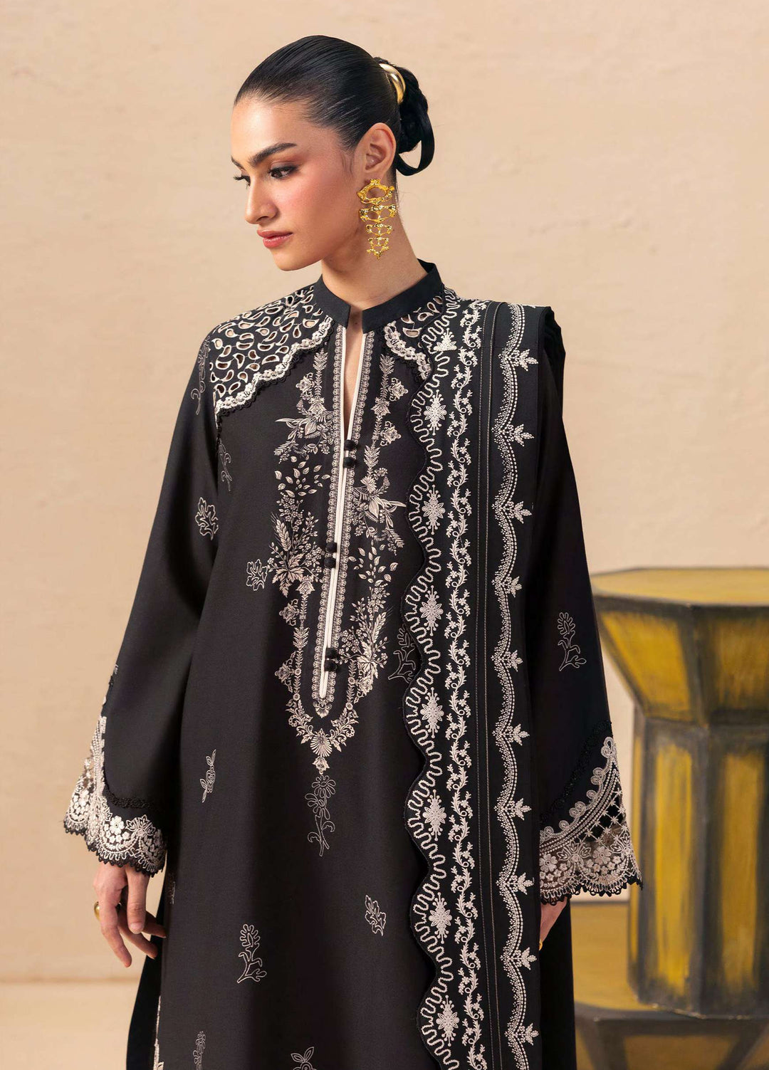 Q prints by Qalamkar Unstitched Embroidered Slub Linen 3 Piece Suit QLK26ULQ Laiza QPW-02A - Winter Collection