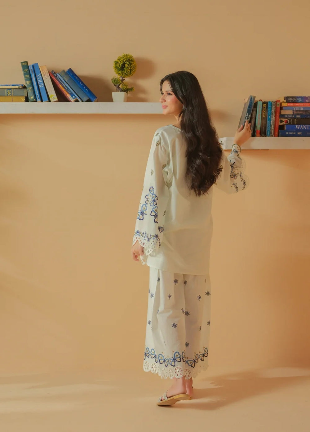 Dhaga Women RTW Embroidered Lawn 2 Piece Suit DHA-CLOCK - Casual Collection