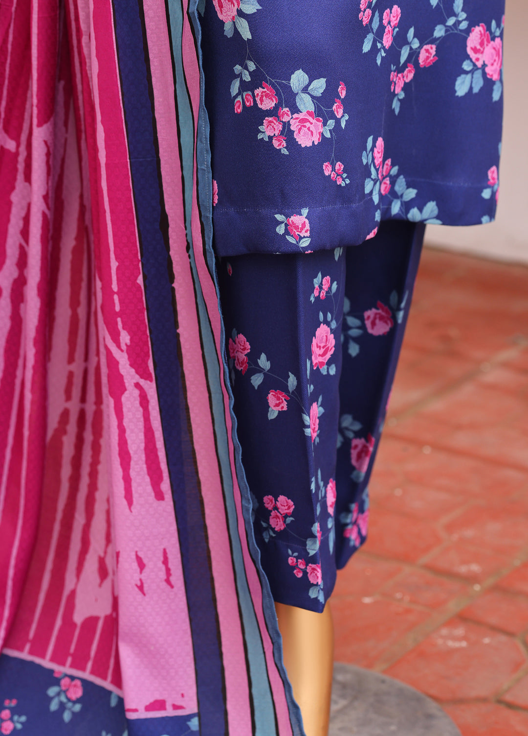 Hz Textiles Unstitched Printed Viscose Twill 3 Piece Suit HZ26UVT VT-5032 - Winter Collection