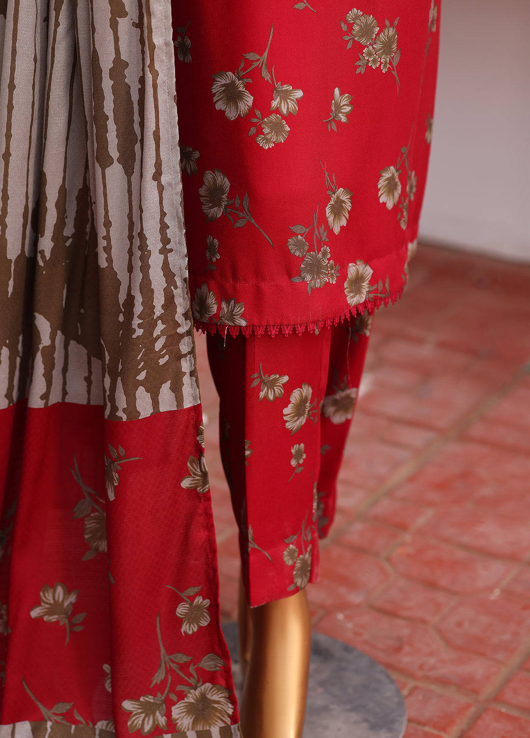 Hz Textiles Unstitched Printed Viscose Twill 3 Piece Suit HZ26UVT VT-5036 - Winter Collection