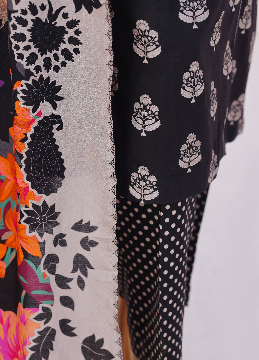 Hz Textiles Unstitched Printed Viscose Linen 3 Piece Suit HZ26ULW LW-5052 - Winter Collection