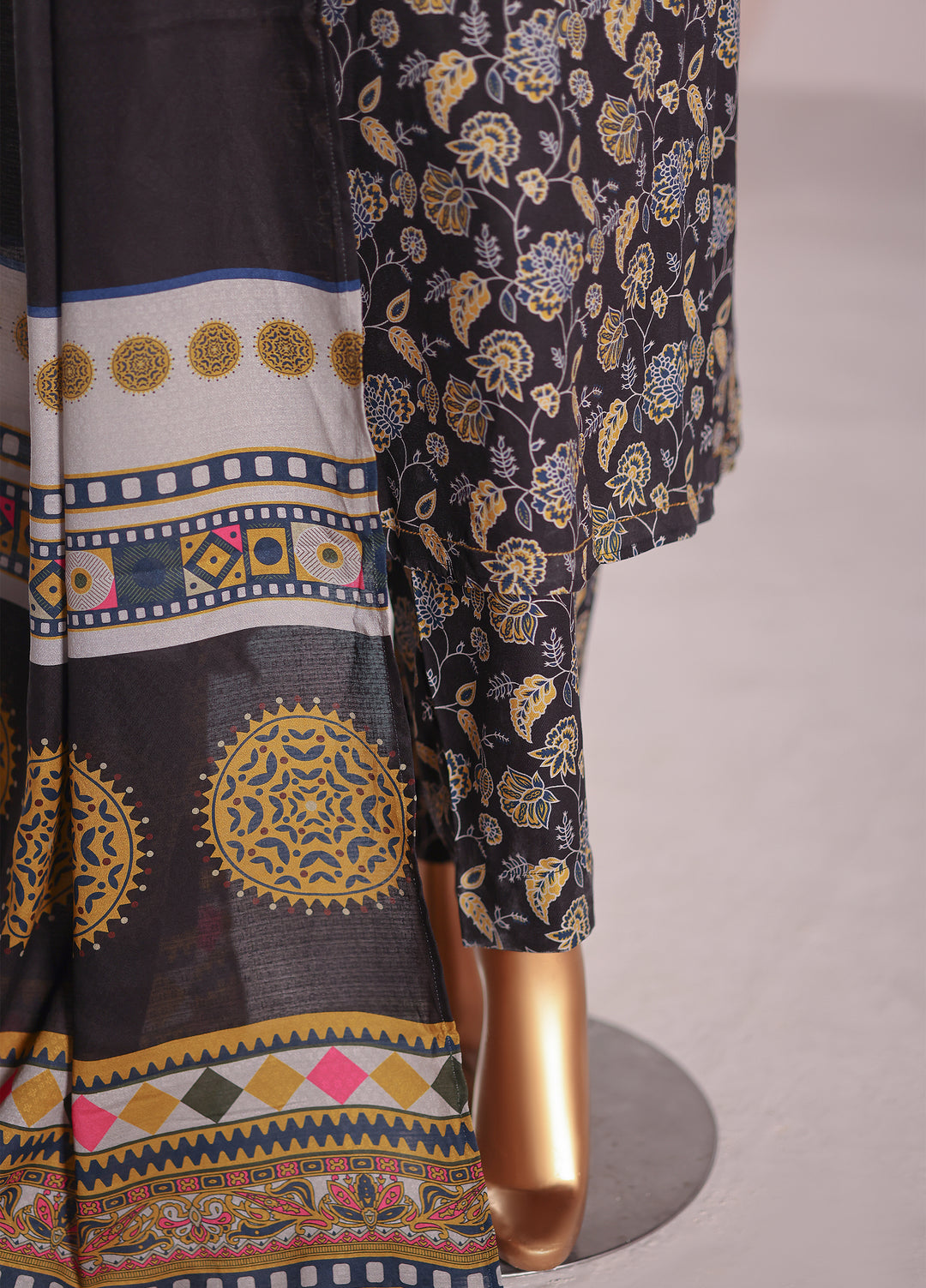 Hz Textiles Unstitched Printed Viscose Twill 3 Piece Suit HZ26UVT VT-5042 - Winter Collection