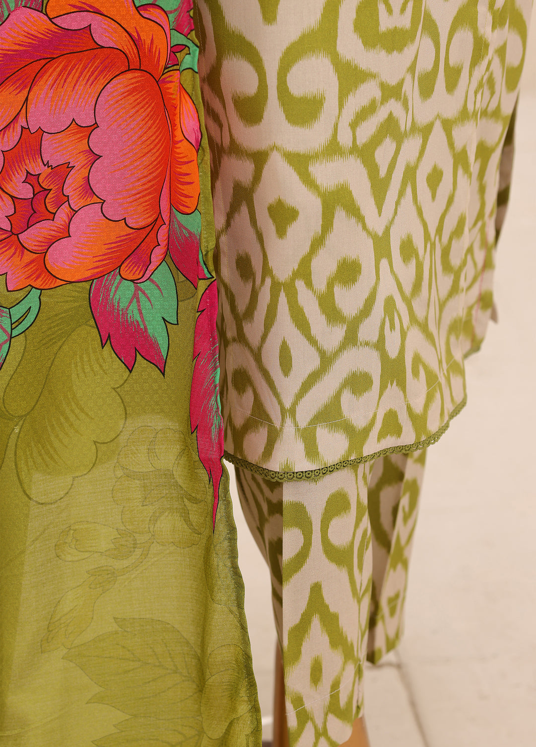 Hz Textiles Unstitched Printed Viscose Linen 3 Piece Suit HZ26ULW LW-5070 - Winter Collection