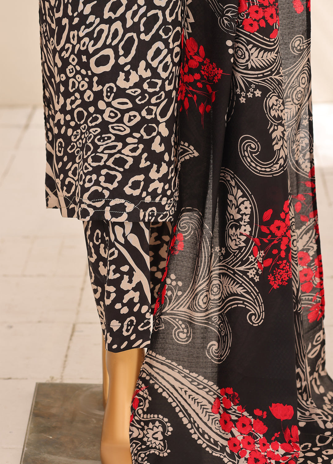 Hz Textiles Unstitched Printed Viscose Linen 3 Piece Suit HZ26ULW LW-5064 - Winter Collection