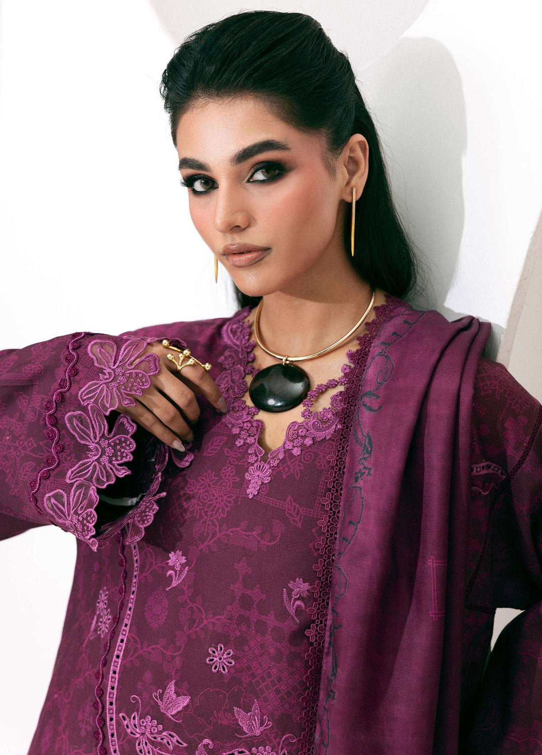 Q prints by Qalamkar Unstitched Embroidered Slub Linen 3 Piece Suit QLK26ULQ Mala QPW-03B - Winter Collection