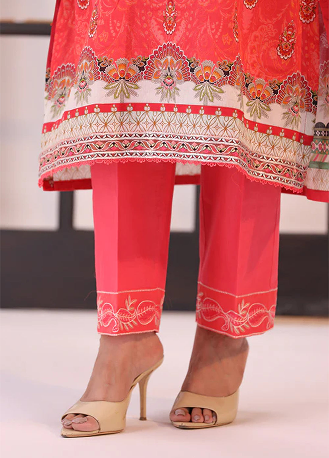 La Elise Women Unstitched Embroidered Lawn 3 Piece Suit 0001202 Effie - Casual Collection