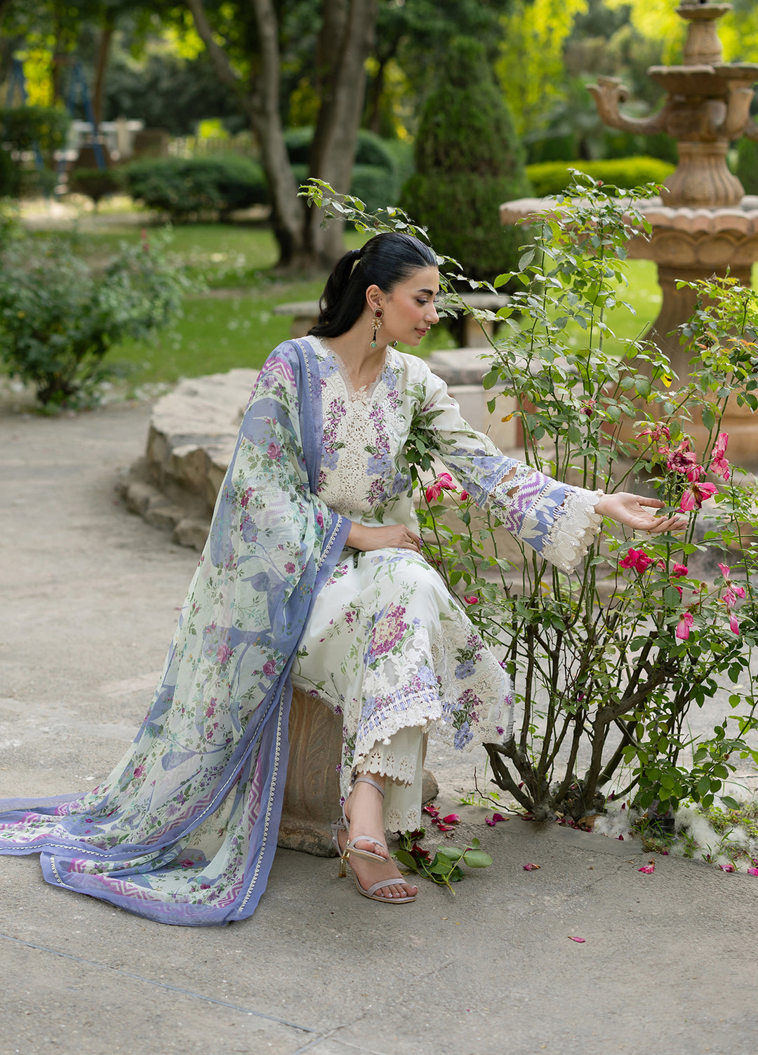 Signature by Elaf Unstitched Embroidered Lawn 3 Piece Suit EL26USLE Katie ESG-3B - Eid Collection
