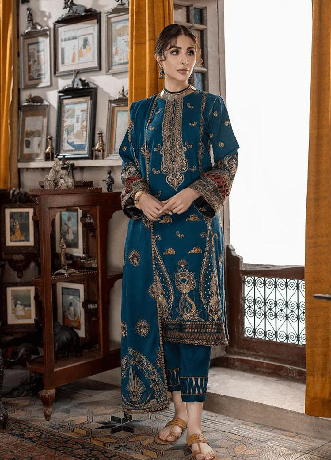 Laadli by Humdum Embroidered Woolen Suits Unstitched 3 Piece HD22L D-04 - Winter Collection