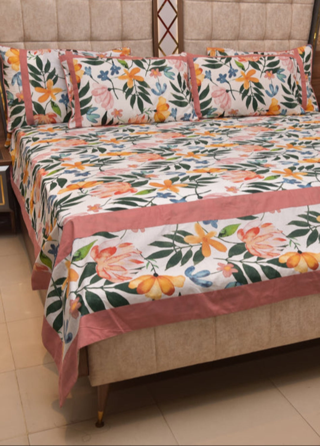 Innovative Official Patchwork Cotton Printed Bedsheet Set with 4 Pillows Covers - Wedding Collection