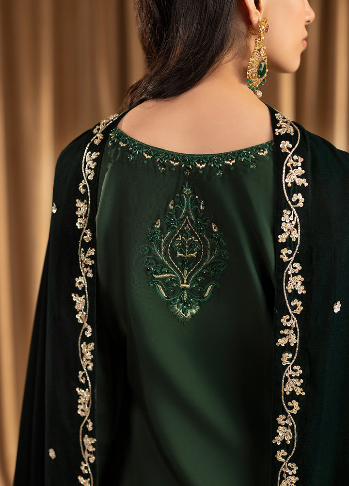 Noir by Mavie Pret Luxury Velvet Empress - Festive Collection