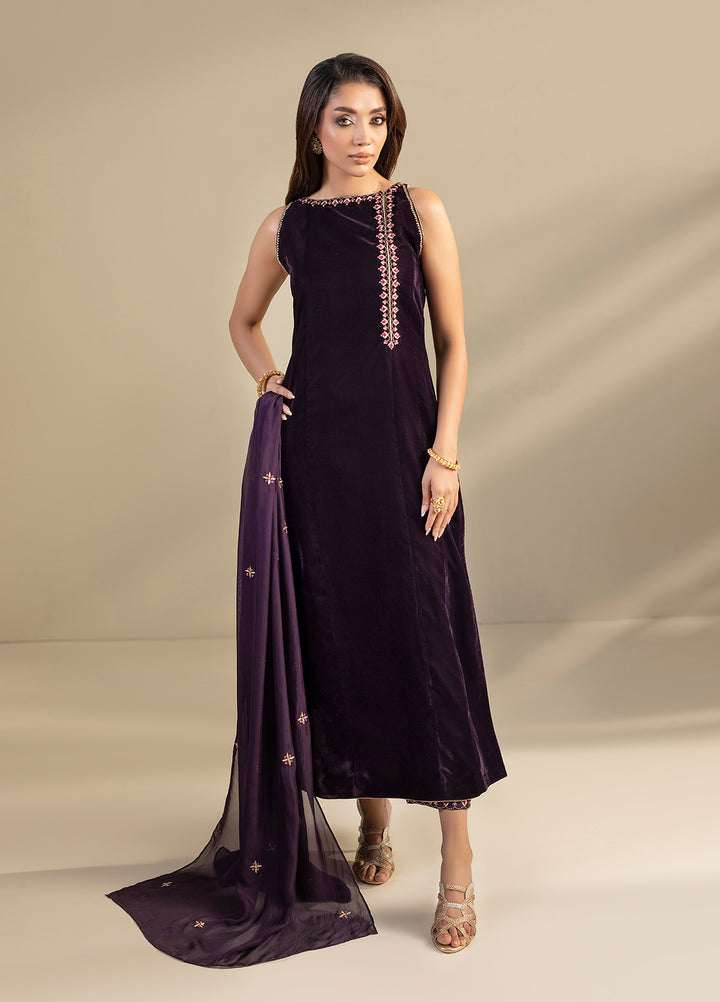 Noir by Mavie Pret Luxury Velvet Astra - Festive Collection