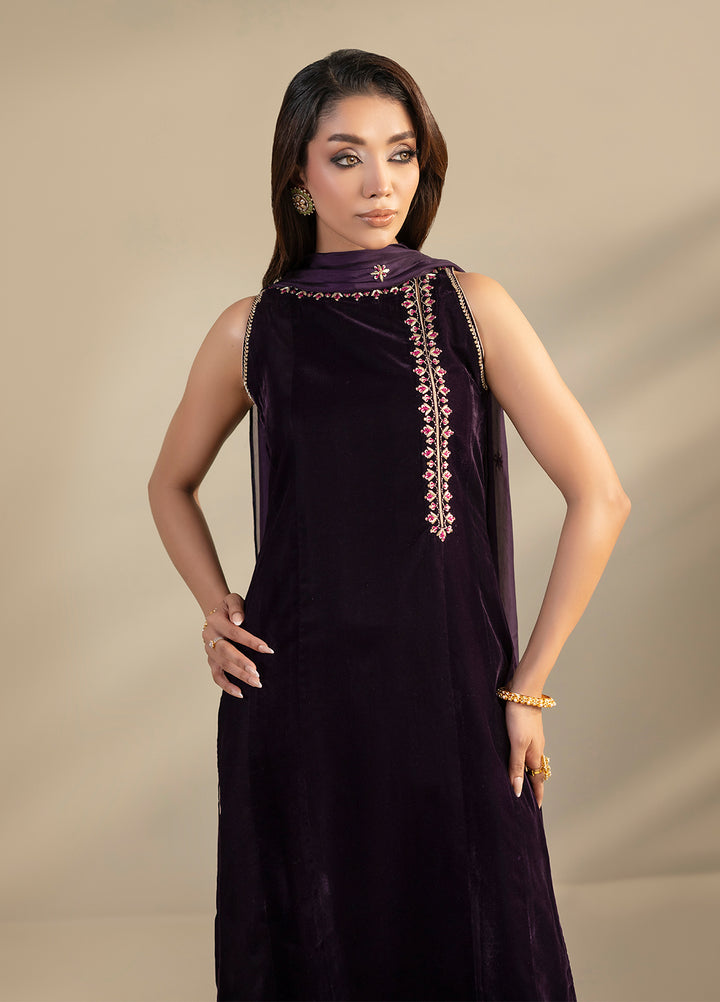 Noir by Mavie Pret Luxury Velvet Astra - Festive Collection