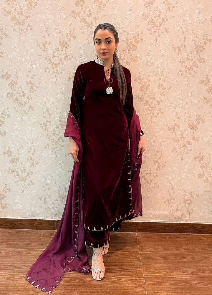 Noir by Mavie Pret Luxury Velvet Luna - Festive Collection