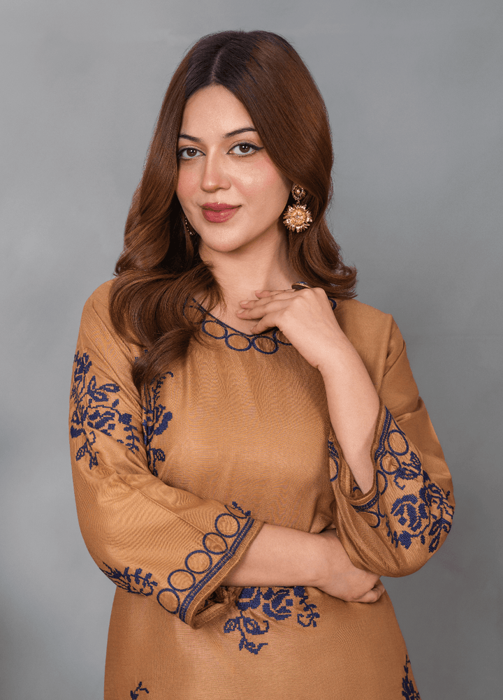 Fresh Fits by Haniya Mahnoor Women RTW Embroidered Linen 2 Piece Suit Esra - Casual Collection