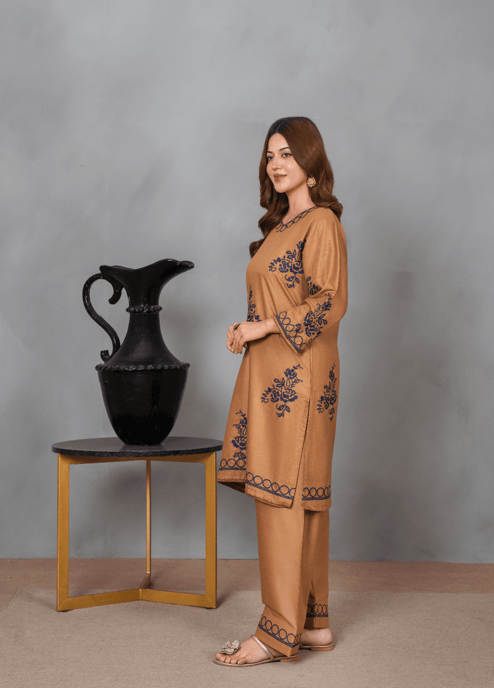 Fresh Fits by Haniya Mahnoor Women RTW Embroidered Linen 2 Piece Suit Esra - Casual Collection