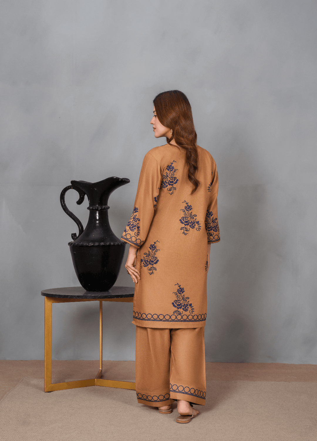 Fresh Fits by Haniya Mahnoor Women RTW Embroidered Linen 2 Piece Suit Esra - Casual Collection