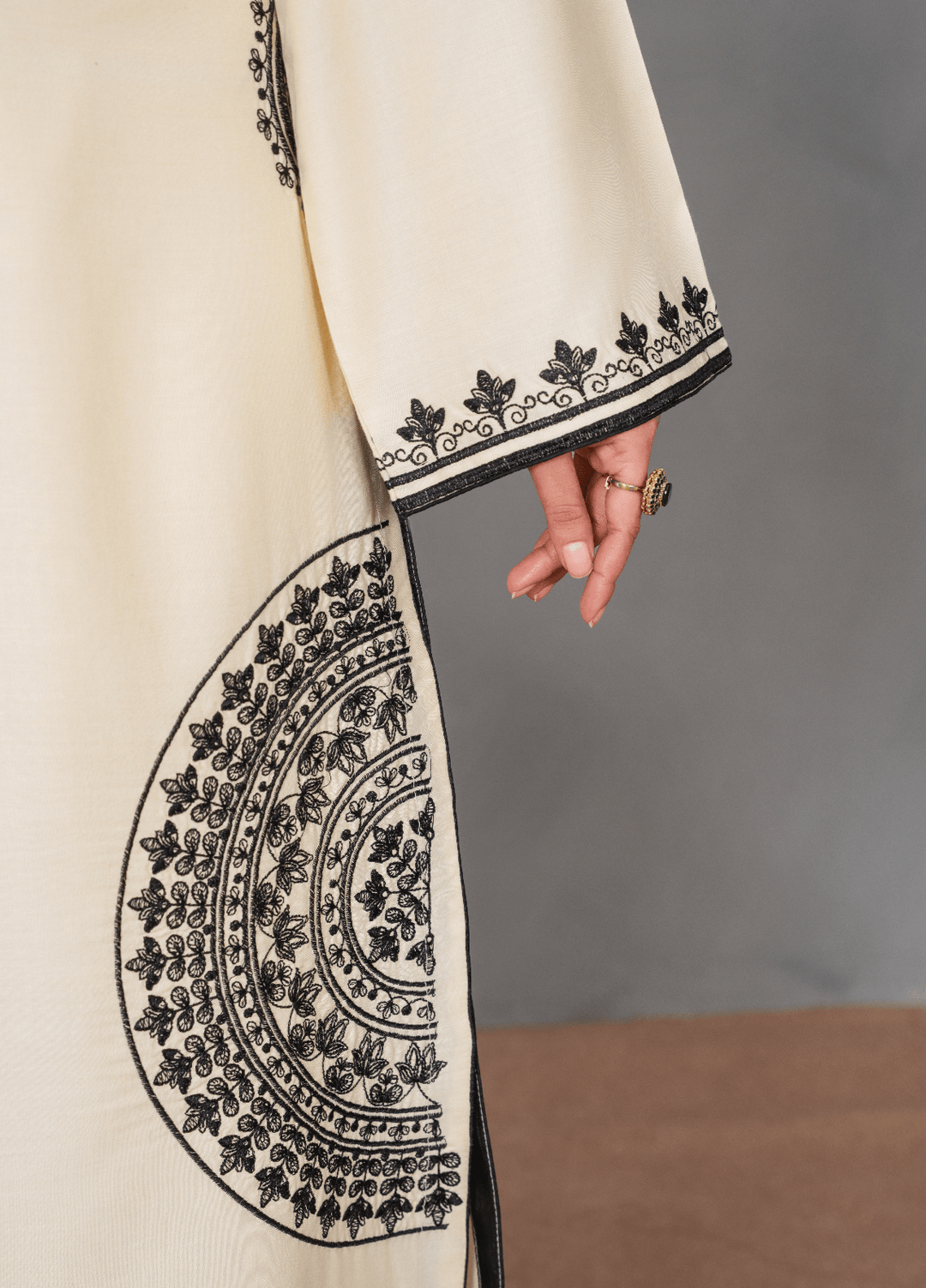 Fresh Fits by Haniya Mahnoor Women RTW Embroidered Linen 3 Piece Suit Mahira - Casual Collection