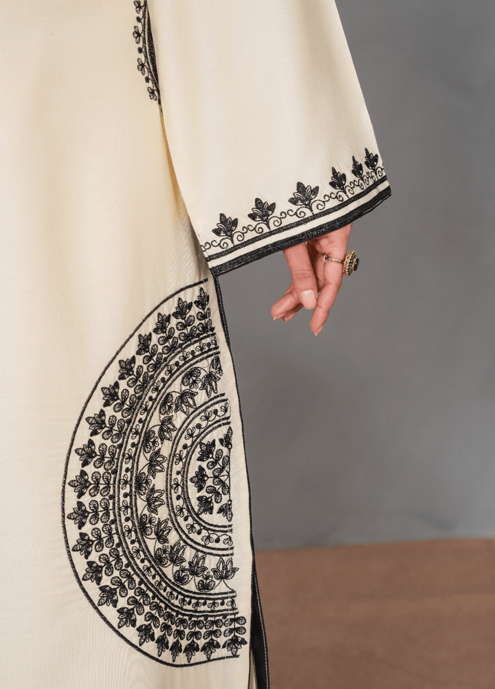 Fresh Fits by Haniya Mahnoor Women RTW Embroidered Linen 3 Piece Suit Mahira - Casual Collection