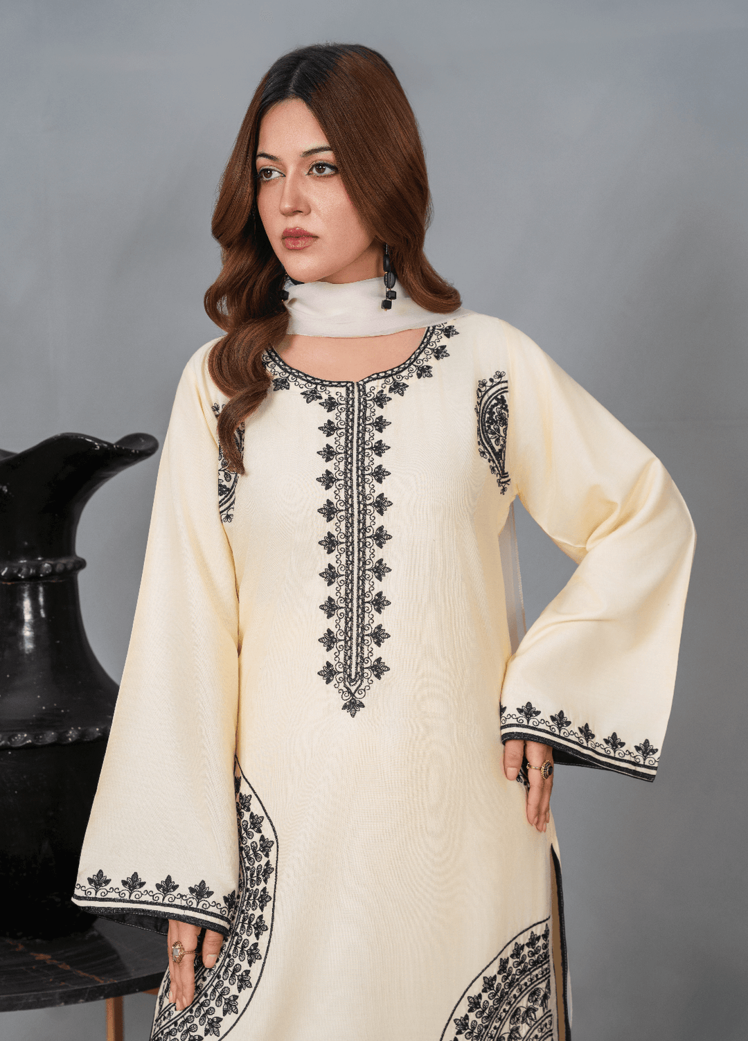 Fresh Fits by Haniya Mahnoor Women RTW Embroidered Linen 3 Piece Suit Mahira - Casual Collection